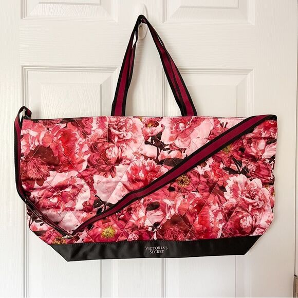 VS Quilted Nylon Bag - Picture 1 of 6